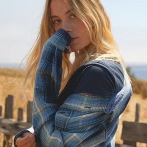 Outerknown Women's Blanket Shirt // Size XS/S // Blue, White, & Lavender
